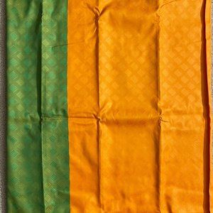 Indian Soft silk saree 5 metres and contrast unstitched blouse 80 cm